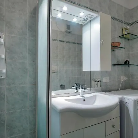 Flowered Balcony - 2 Bedrooms Apartment *