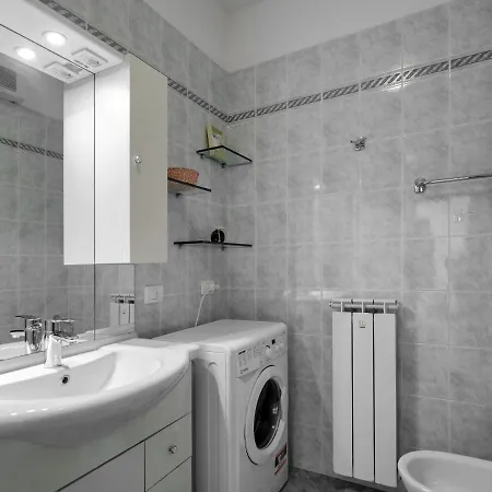 Apartment Flowered Balcony - 2 Bedrooms *
