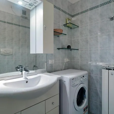 Apartment Flowered Balcony - 2 Bedrooms *