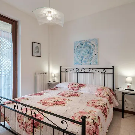Apartment Flowered Balcony - 2 Bedrooms *